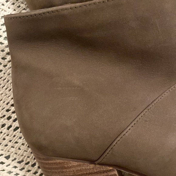 Blondo Booties Waterproof - Picture 5 of 7